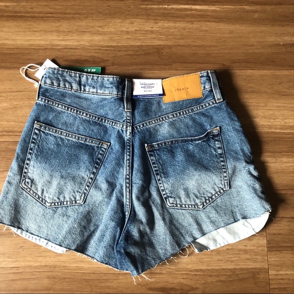 H&M Conscious Vintage High Rise Denim Shorts - Picture 3 of 4